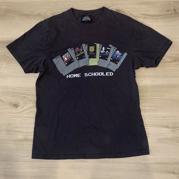 Men's Take Cover Retro inspired T-shirt featuring NES Cartridges Medium - Picture 1 of 7